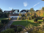 Blick in den Garten - Gepflegtes Mehrfamilienhaus mit traumhaftem Grundstück in toller Lage von Saarn